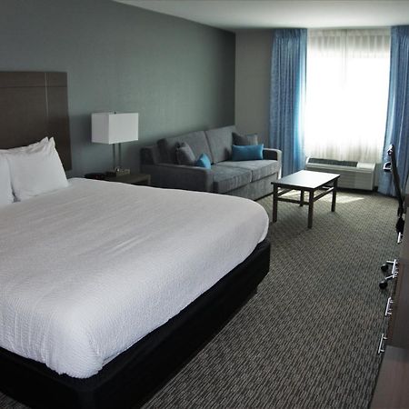 Brookstone Inn & Suites Fort Dodge Ngoại thất bức ảnh