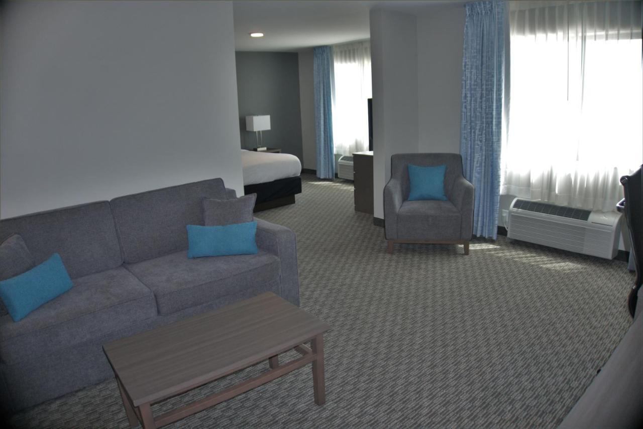 Brookstone Inn & Suites Fort Dodge Ngoại thất bức ảnh