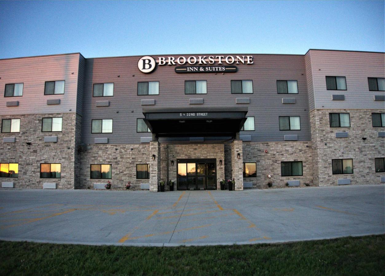 Brookstone Inn & Suites Fort Dodge Ngoại thất bức ảnh