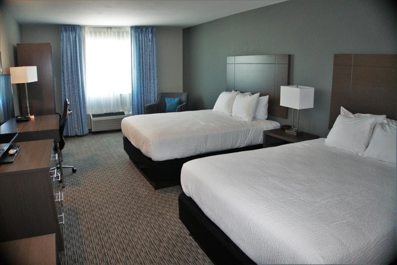 Brookstone Inn & Suites Fort Dodge Ngoại thất bức ảnh