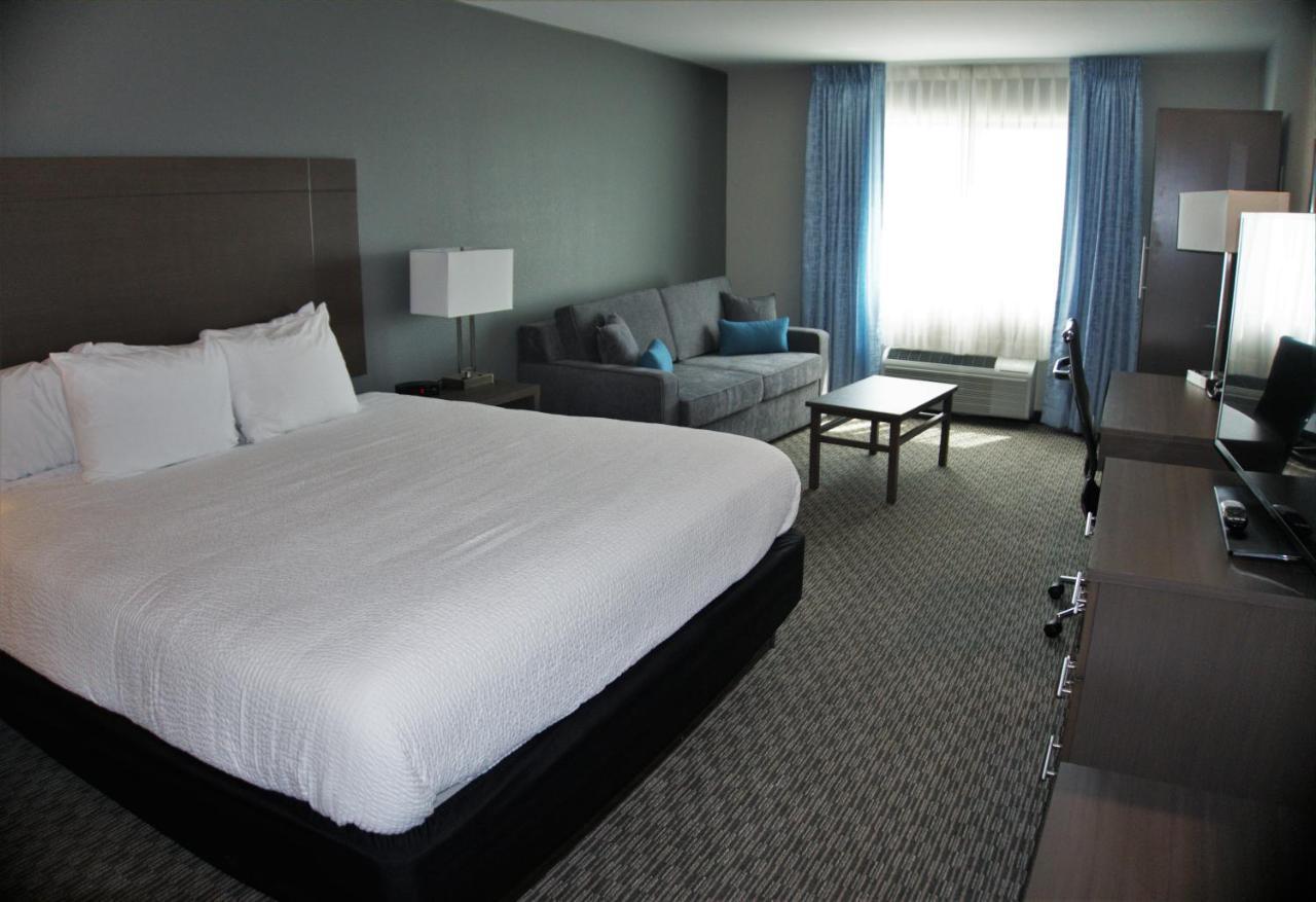 Brookstone Inn & Suites Fort Dodge Ngoại thất bức ảnh
