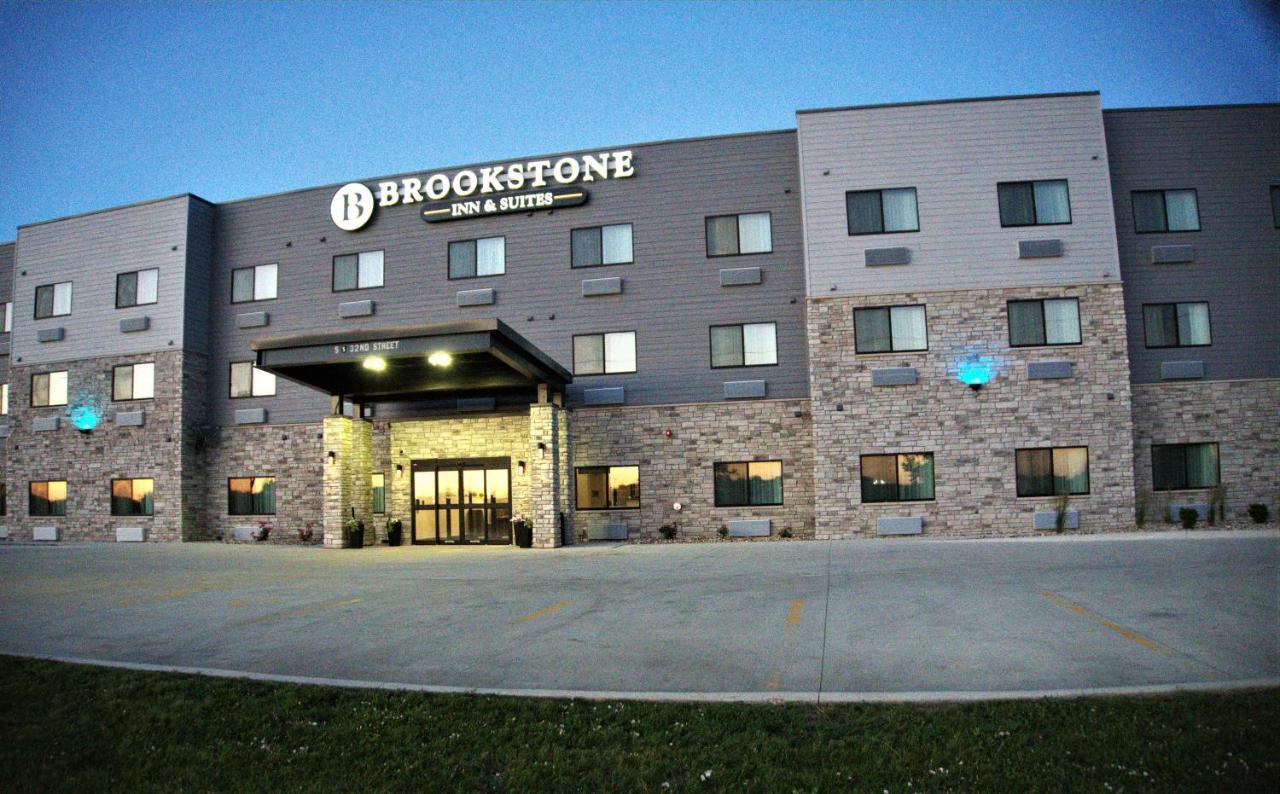 Brookstone Inn & Suites Fort Dodge Ngoại thất bức ảnh