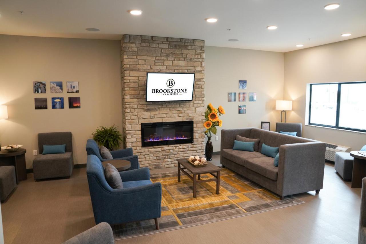 Brookstone Inn & Suites Fort Dodge Ngoại thất bức ảnh